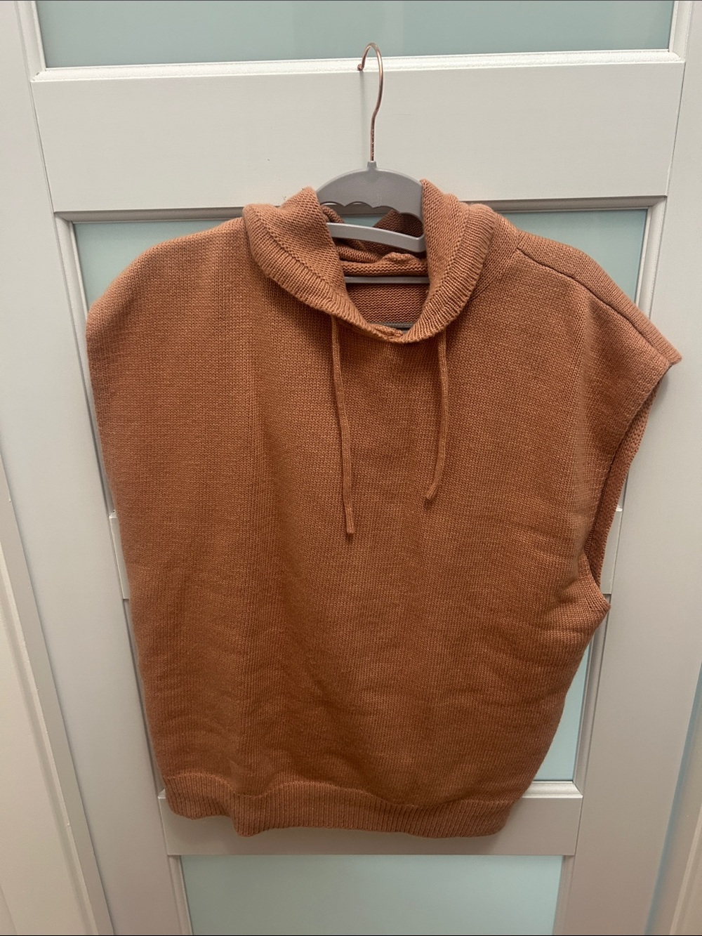 The Frankie Shop Women's Sleeveless Turtleneck Sweater - Rust